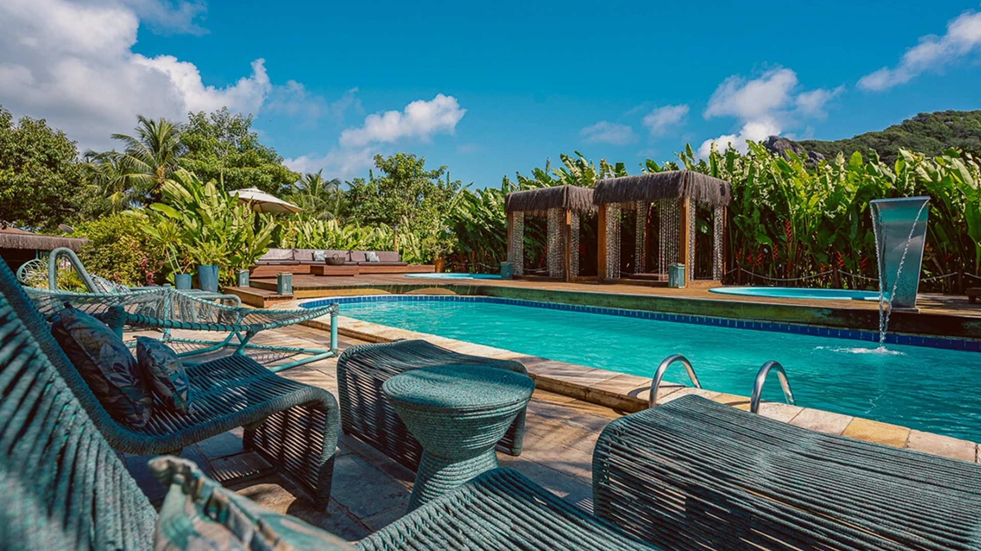 dolphin-noronha-villa-02